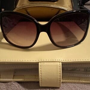 Tory Burch Elegant Black Sunglasses